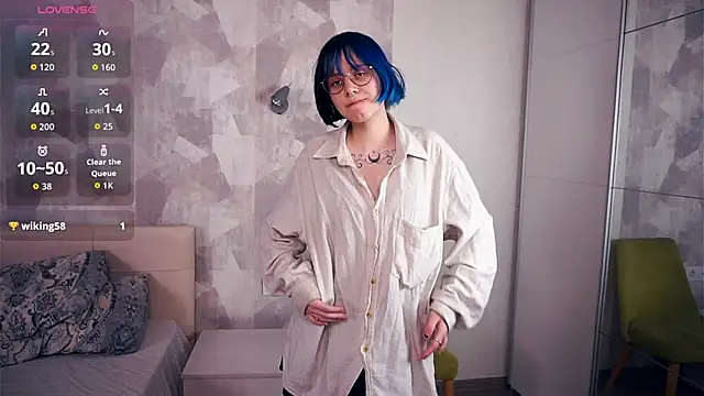 KellePourier online show from November 10, 2025, 6:13 pm