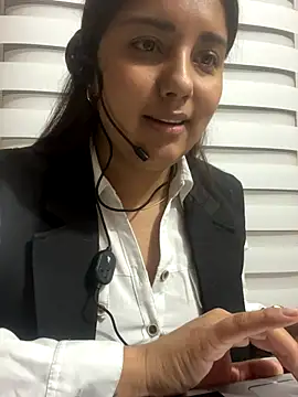 Au-rora online show from November 30, 2025, 4:24 am