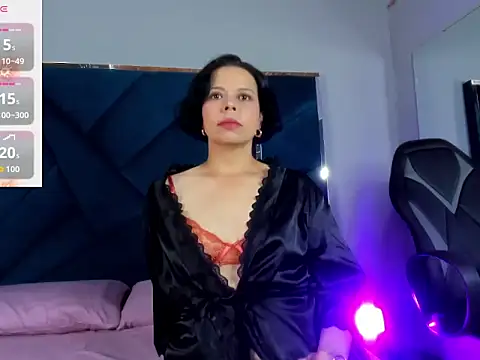 Snapshot of LunaaMorelli chatting on November 1, 2025, 3:46 am LunaaMorelli online show from November 1, 2025, 3:46 am