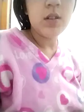 gecewolli online show from October 26, 2025, 7:09 am