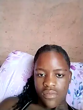 Blondecurv24 online show from October 28, 2025, 2:38 pm