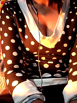 Snapshot of Hot-Rubyy chatting on December 5, 2025, 2:43 am Hot-Rubyy online show from December 5, 2025, 2:43 am