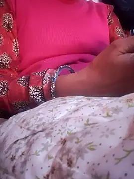 Snapshot of Hot-Rubyy chatting on January 18, 2026, 4:43 pm Hot-Rubyy online show from January 18, 2026, 4:43 pm