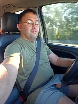 Snapshot of Latinesc chatting on February 24, 2026, 10:10 pm Latinesc online show from February 24, 2026, 10:10 pm