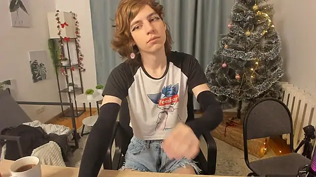 Snapshot of AvenGlow chatting on December 23, 2025, 3:50 am AvenGlow online show from December 23, 2025, 3:50 am