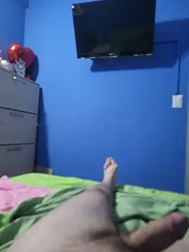 Snapshot of Tincho1051 chatting on December 2, 2025, 2:52 pm Tincho1051 online show from December 2, 2025, 2:52 pm