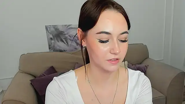 MakeYoueHappy online show from November 23, 2025, 12:04 pm