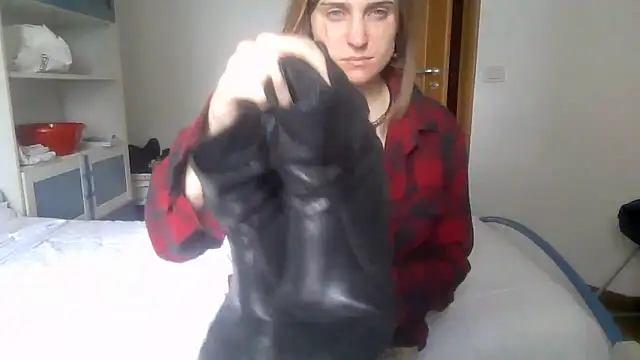 SinnEmily online show from March 14, 2026, 11:05 am