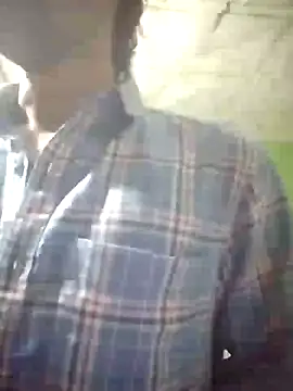 Snapshot of Luckysucks chatting on October 29, 2025, 7:24 pm Luckysucks online show from October 29, 2025, 7:24 pm