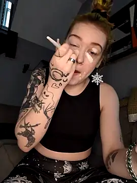 mattiethebaddieee online show from November 30, 2025, 8:31 pm