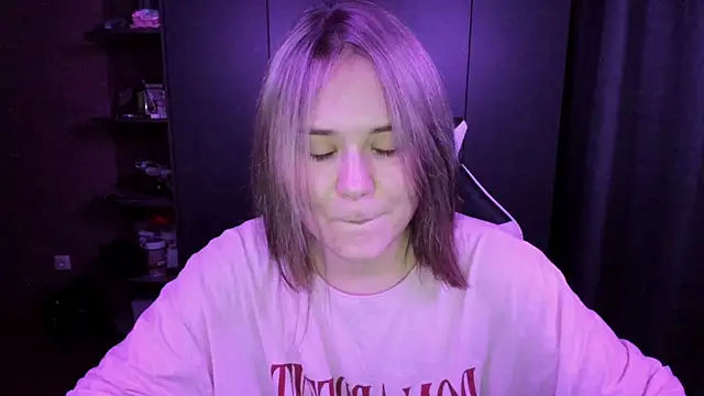 Snapshot of sophia_lix chatting on November 17, 2025, 5:06 pm sophia lix online show from November 17, 2025, 5:06 pm