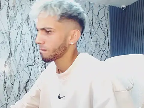 Snapshot of gregori_latin19 chatting on October 31, 2025, 5:26 am gregori latin19 online show from October 31, 2025, 5:26 am