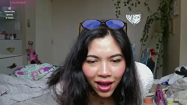 nataliesodaaa online show from October 28, 2025, 4:39 pm