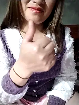 Snapshot of emini-xx chatting on February 28, 2026, 1:33 pm emini-xx online show from February 28, 2026, 1:33 pm