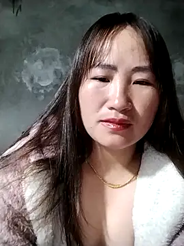 Snapshot of emini-xx chatting on February 2, 2026, 3:05 am emini-xx online show from February 2, 2026, 3:05 am