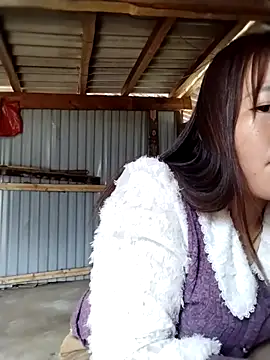 Snapshot of emini-xx chatting on February 17, 2026, 6:33 am emini-xx online show from February 17, 2026, 6:33 am