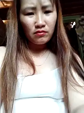 emini-xx online show from April 3, 2026, 7:04 am