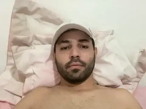 Snapshot of HotCamBR chatting on October 28, 2025, 12:48 pm HotCamBR online show from October 28, 2025, 12:48 pm