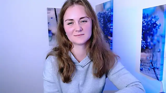 lusy kiss  online show from October 27, 2025, 9:43 am