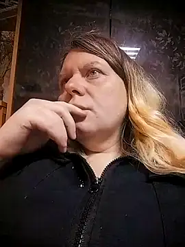 Lana-murr online show from April 12, 2026, 7:11 am