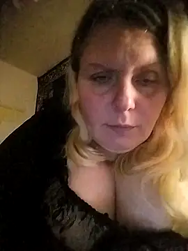 Lana-murr online show from December 20, 2025, 8:06 am