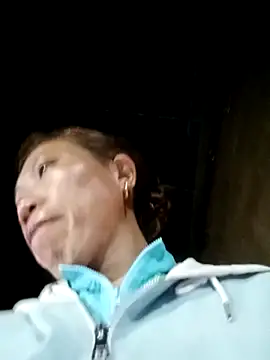 Snapshot of bella-la chatting on February 17, 2026, 12:41 am bella-la online show from February 17, 2026, 12:41 am