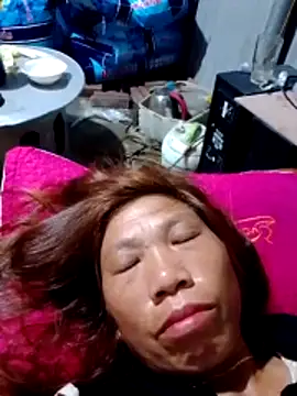 Snapshot of bella-la chatting on February 15, 2026, 11:25 pm bella-la online show from February 15, 2026, 11:25 pm