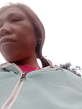 Snapshot of bella-la chatting on February 22, 2026, 10:50 am bella-la online show from February 22, 2026, 10:50 am