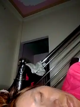 Snapshot of bella-la chatting on February 23, 2026, 12:28 pm bella-la online show from February 23, 2026, 12:28 pm