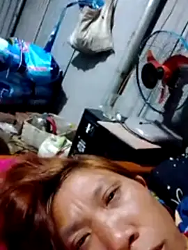 Snapshot of bella-la chatting on February 18, 2026, 12:56 pm bella-la online show from February 18, 2026, 12:56 pm