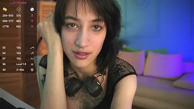 Snapshot of Leta_Vian chatting on October 29, 2025, 9:14 pm Leta Vian online show from October 29, 2025, 9:14 pm