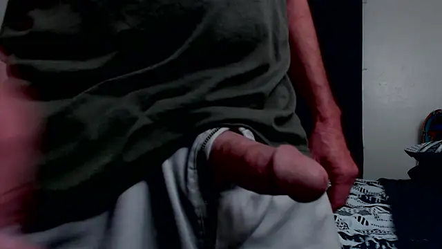 Snapshot of Bigdaddy2685 chatting on December 22, 2025, 10:54 pm Bigdaddy2685 online show from December 22, 2025, 10:54 pm