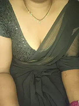 shreyareddy99 online show from November 8, 2025, 12:52 pm