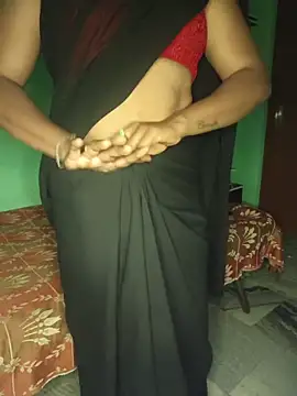 shreyareddy99 online show from October 31, 2025, 3:52 pm