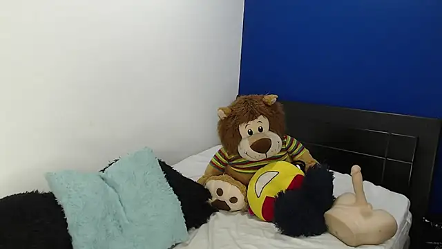 EmmilyConnor online show from May 27, 2026, 2:24 pm