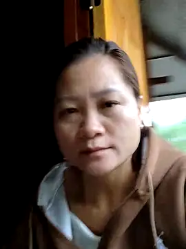 Nana xinh online show from November 11, 2025, 1:00 am