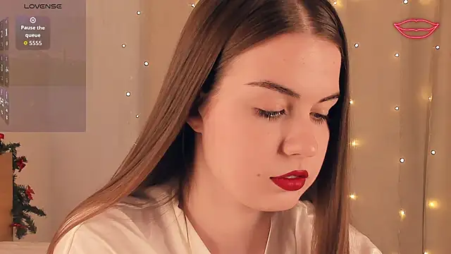 LoreeScialdone online show from January 8, 2026, 8:59 pm