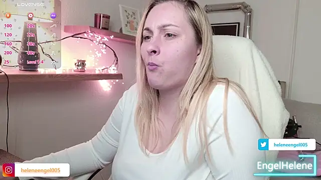 EngelHelene online show from April 14, 2026, 7:52 pm