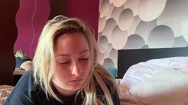 Snapshot of EngelHelene chatting on July 19, 2026, 11:40 am EngelHelene online show from July 19, 2026, 11:40 am