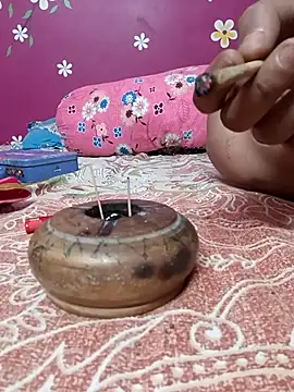 Laal Parilove online show from November 1, 2025, 8:25 pm