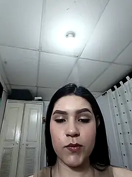 Snapshot of ambersoe chatting on October 28, 2025, 11:03 pm ambersoe online show from October 28, 2025, 11:03 pm