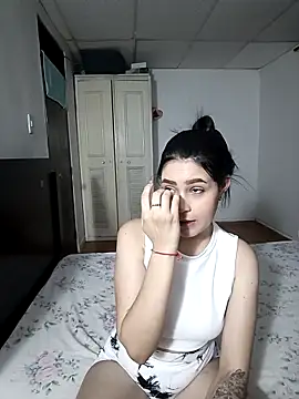 Snapshot of ambersoe chatting on October 31, 2025, 10:27 pm ambersoe online show from October 31, 2025, 10:27 pm