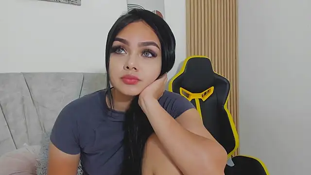 little emiily  online show from November 28, 2025, 2:23 am