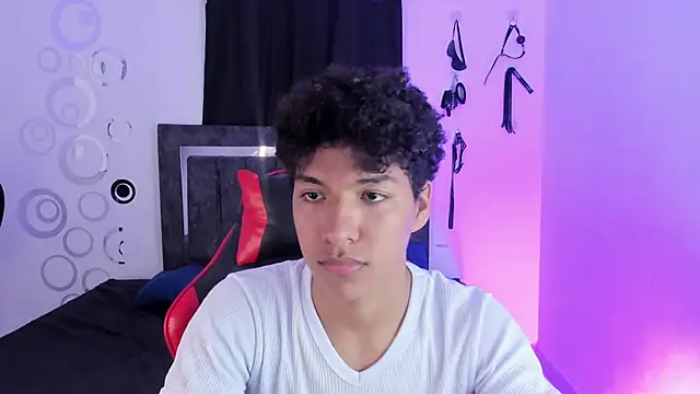 Snapshot of Maximiliano_Khalil chatting on November 10, 2025, 7:41 pm Maximiliano Khalil online show from November 10, 2025, 7:41 pm