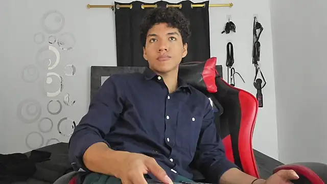 Snapshot of Maximiliano_Khalil chatting on November 26, 2025, 7:25 pm Maximiliano Khalil online show from November 26, 2025, 7:25 pm