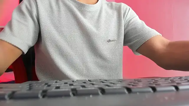 Snapshot of Maximiliano_Khalil chatting on November 23, 2025, 7:35 pm Maximiliano Khalil online show from November 23, 2025, 7:35 pm