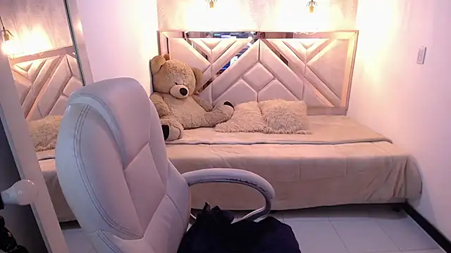 emmaa garciia online show from March 23, 2026, 3:17 am