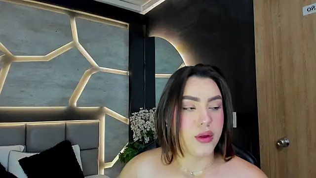 DakotaRussell  online show from February 8, 2026, 1:31 pm