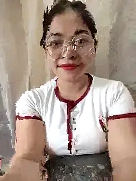 Bamboo-niee123 online show from April 3, 2026, 9:27 am