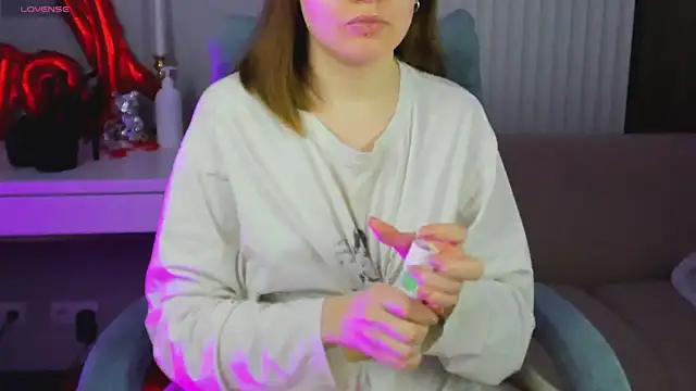 R I N A online show from April 4, 2026, 1:12 am